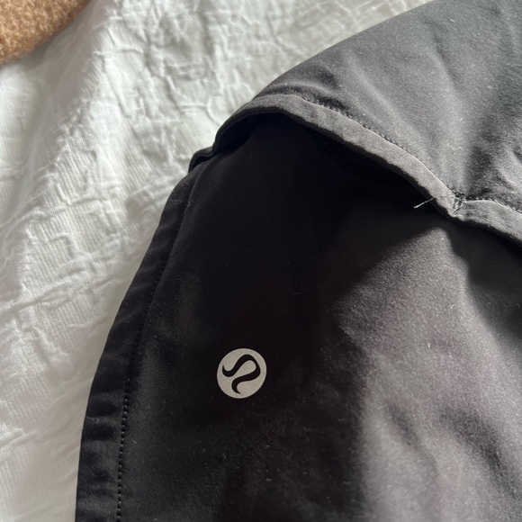 Shorts - Picture 3 of 4